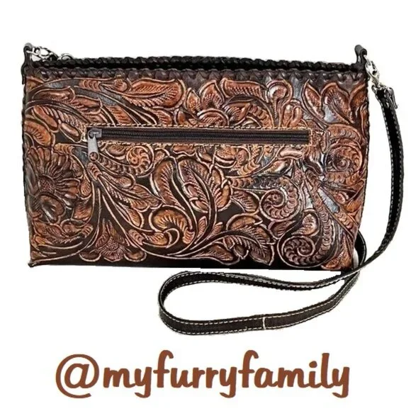 Poshmark Closets Representing Pantone Color of the Year 2025, Mocha Mousse! - Picture 12 of 15